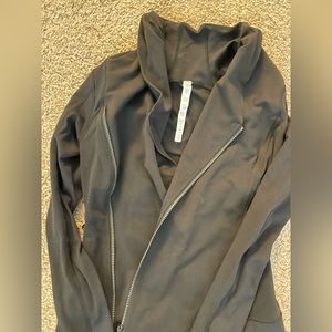 Lululemon Athletic Sweatshirt. Worn once.